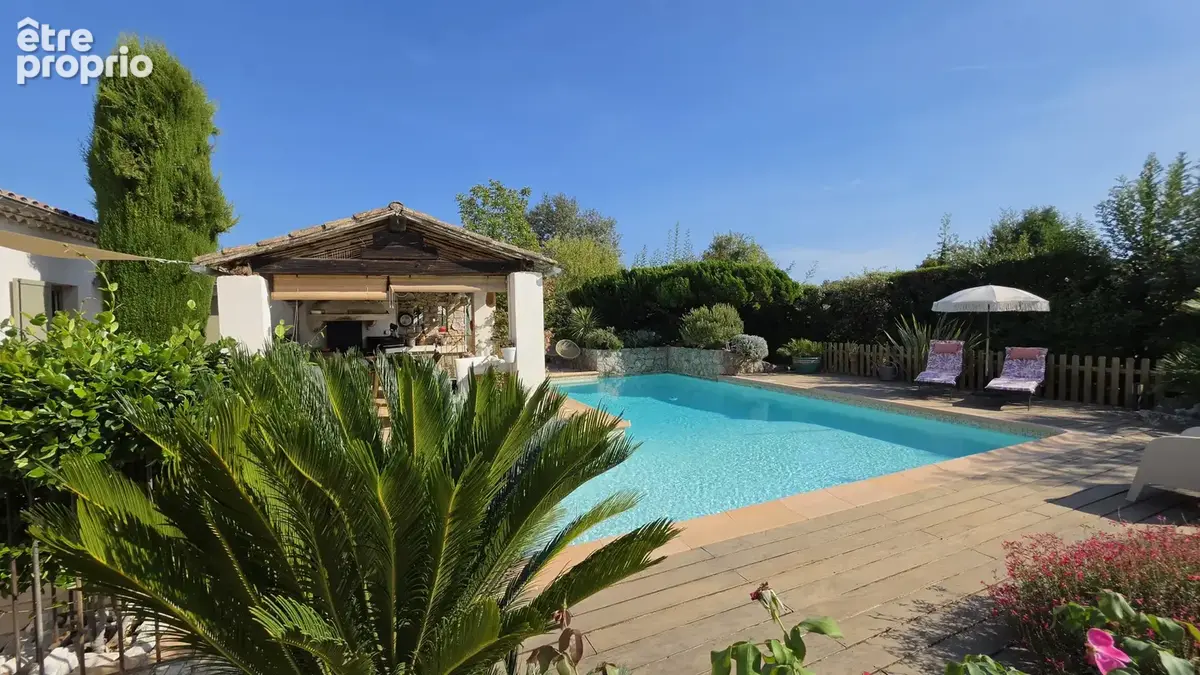 Villa rénovée design avec piscine - photo 20