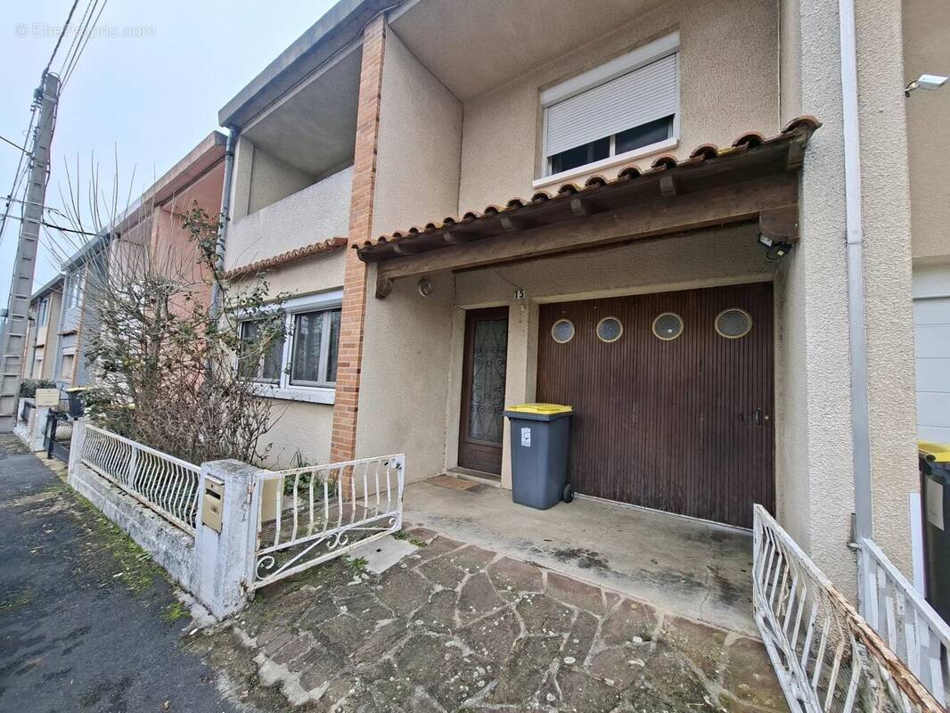 Maison à SAINT-JUERY