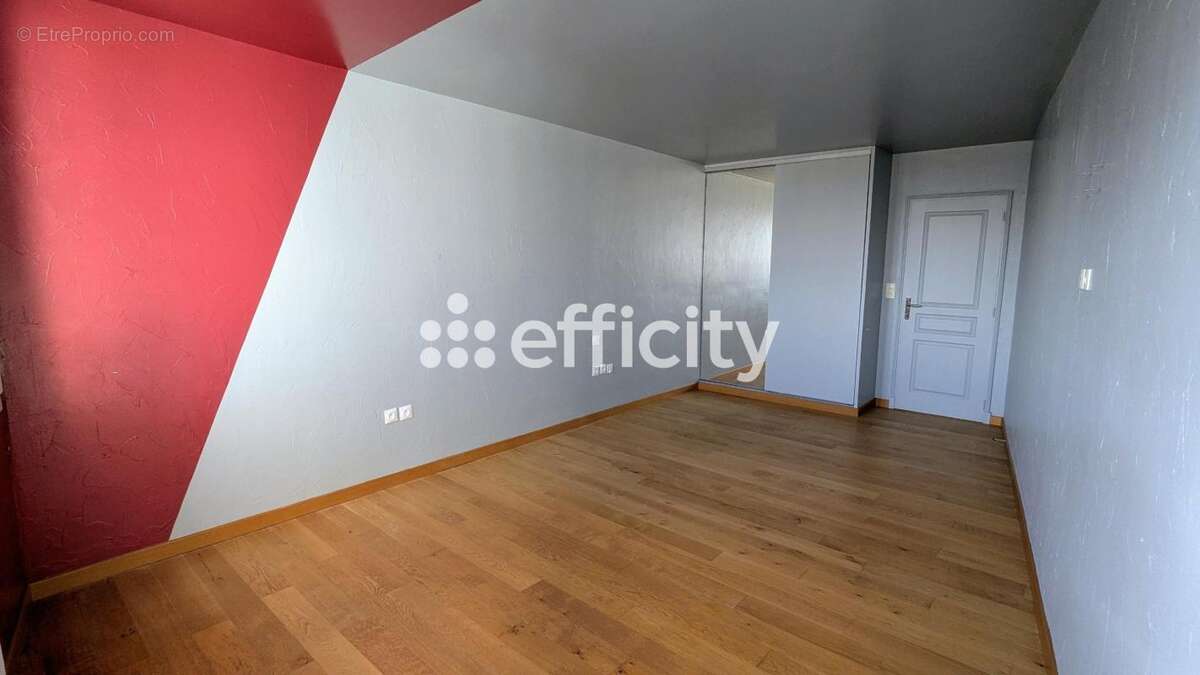 Appartement à BARBEZIEUX-SAINT-HILAIRE