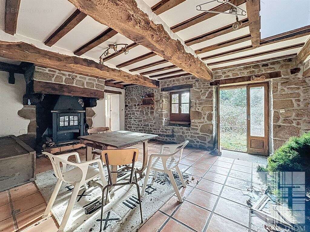 Longère en pierres à rénover - 1,43ha - idéal chevaux - photo 3
