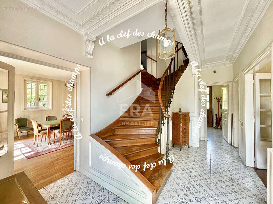 Maison à SAINT-REMY-LES-CHEVREUSE