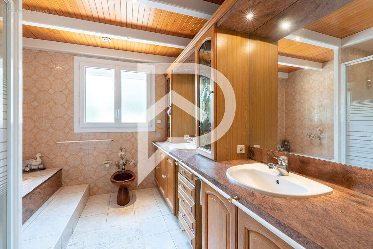 Maison à BRETAGNE-DE-MARSAN