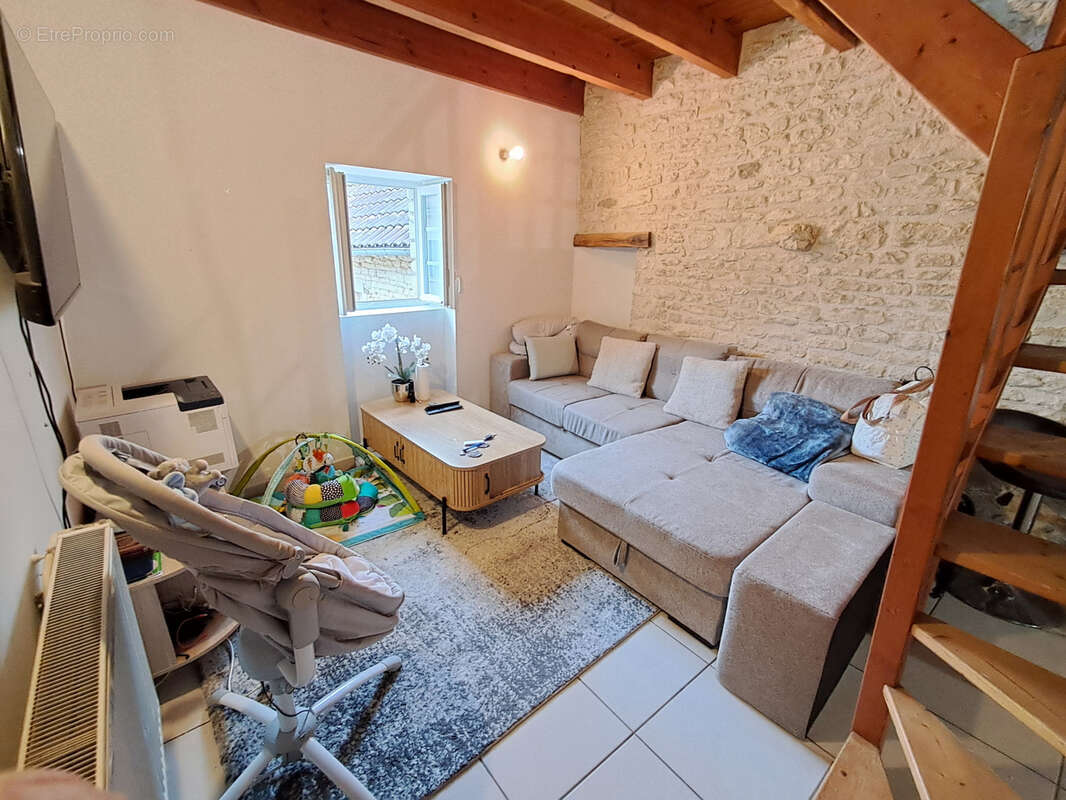 Maison à NEUVILLE-DE-POITOU