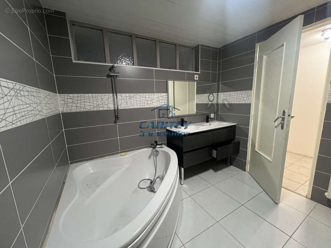 Maison 4 chambres sur 8 ares de terrain - FROIDECONCHE 70300 - photo 6
