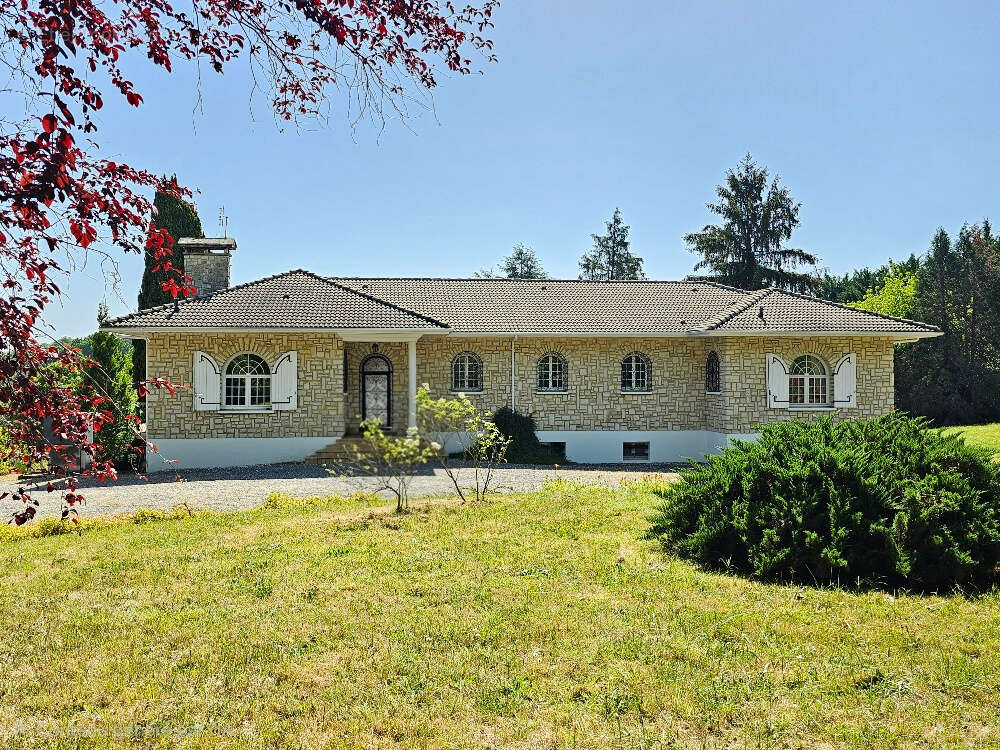 Maison 322m² à roullet-saint-estèphe - photo 2