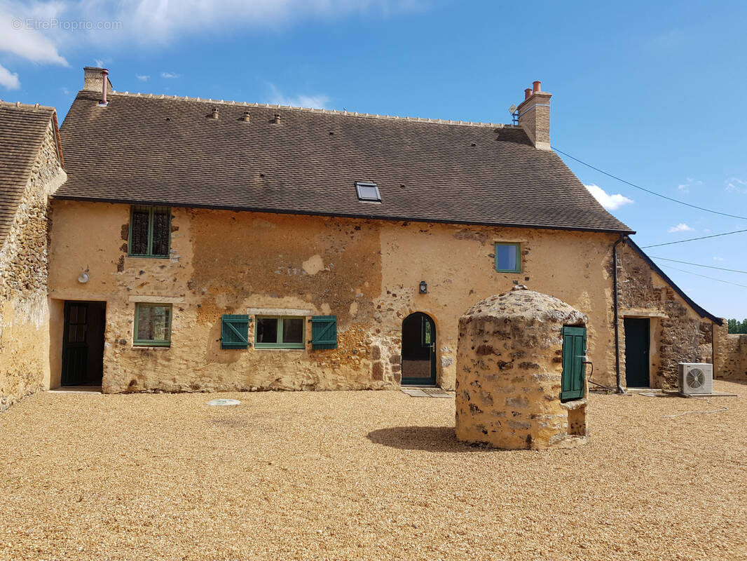 Maison à ASNIERES-SUR-VEGRE