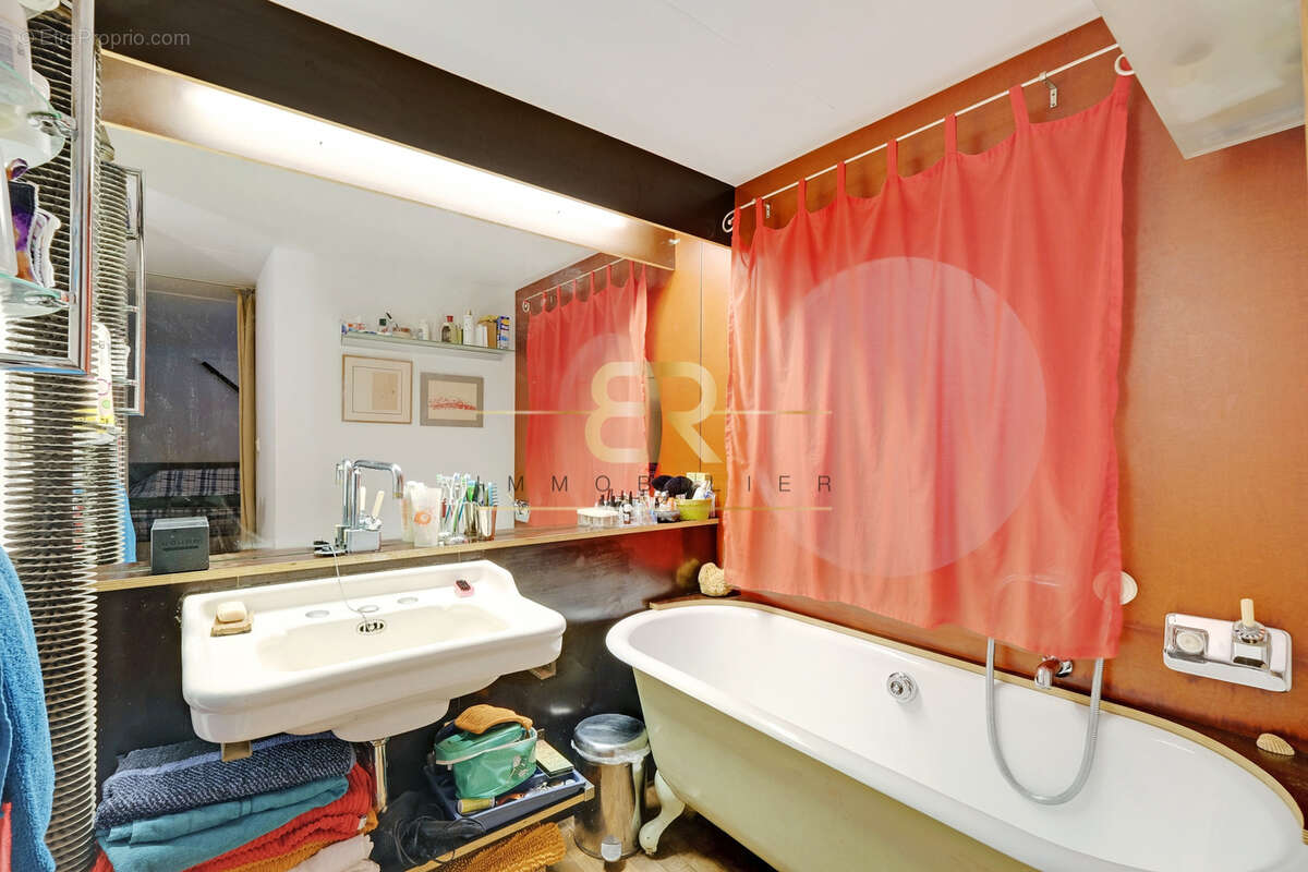 Autre à IVRY-SUR-SEINE