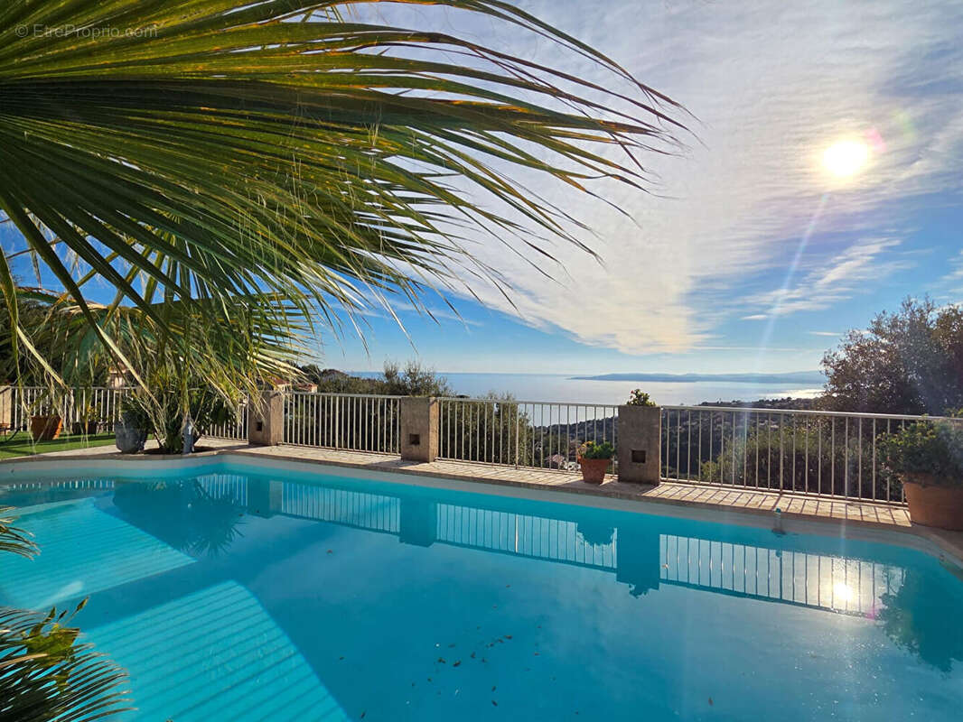 Maison à LES ISSAMBRES