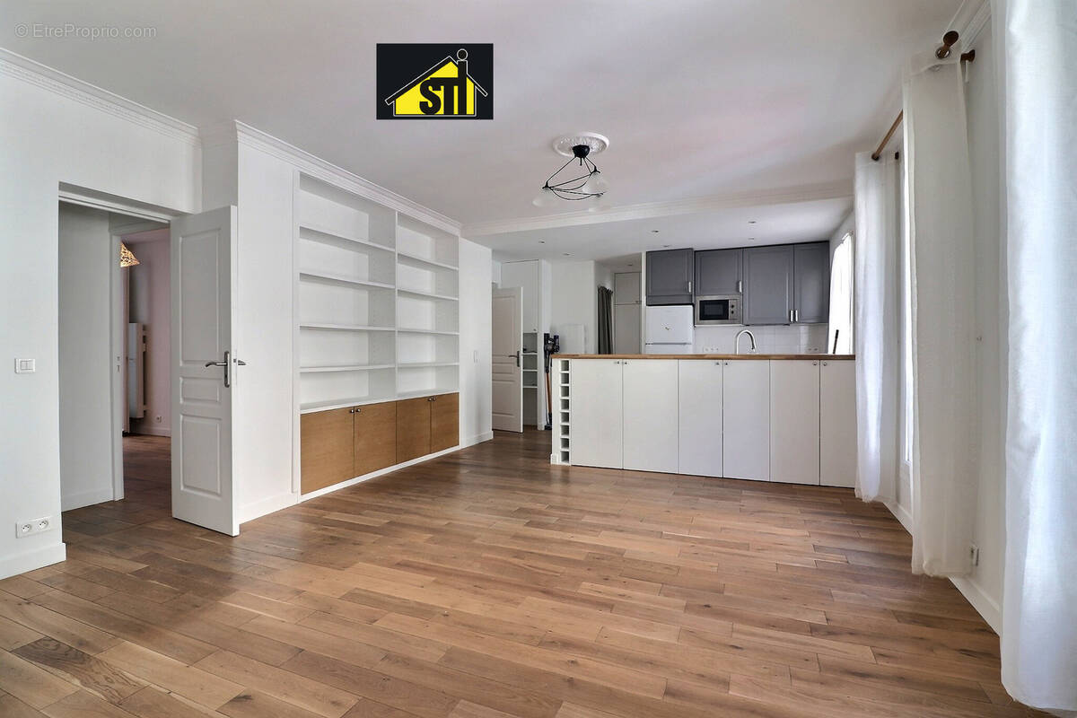 Appartement à PARIS-14E