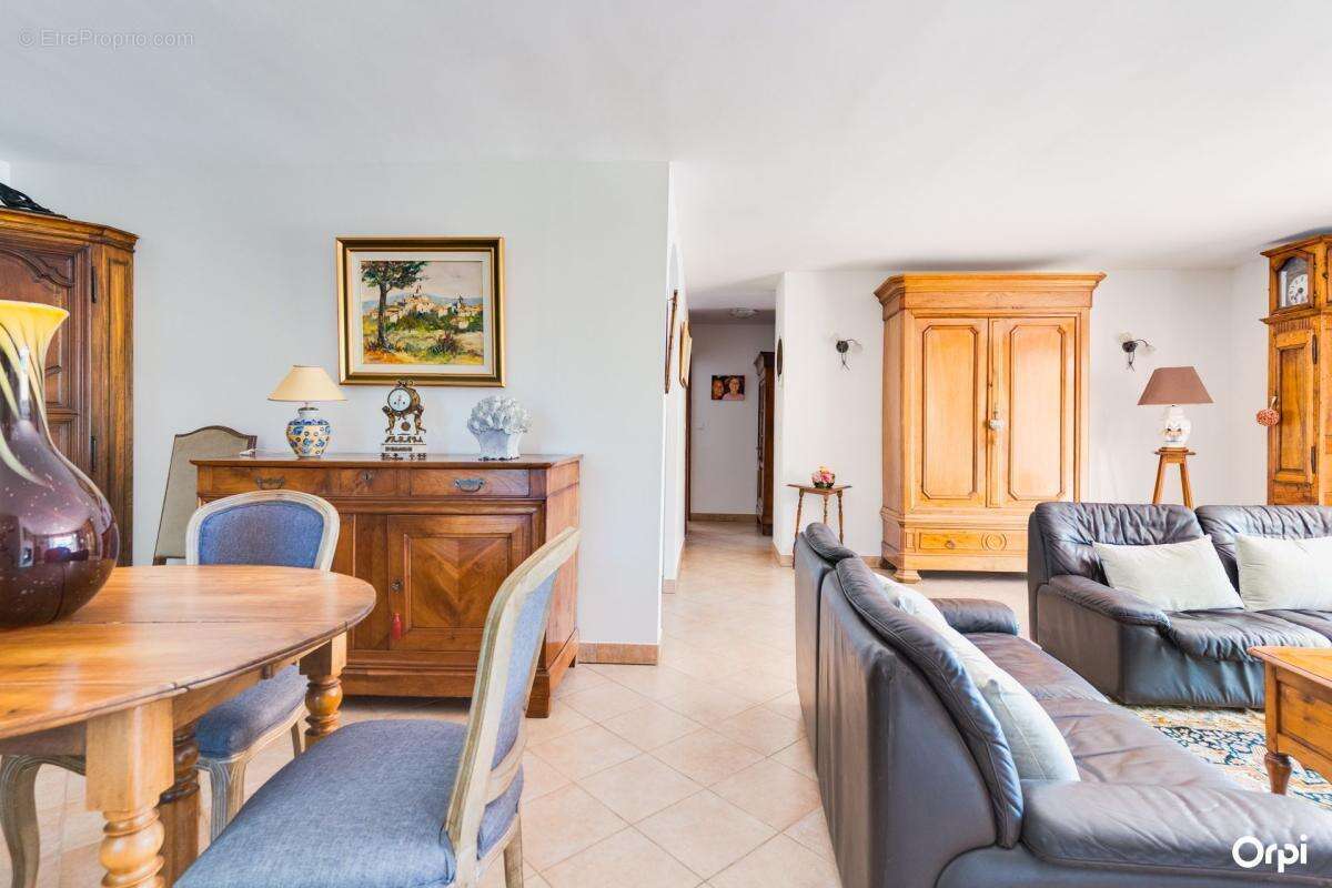 Villa Provençale de Plain-Pied à Saint-Zacharie — Écrin de Charme au Cœur d'un Domaine Arboré de 5 940 m² - photo 18
