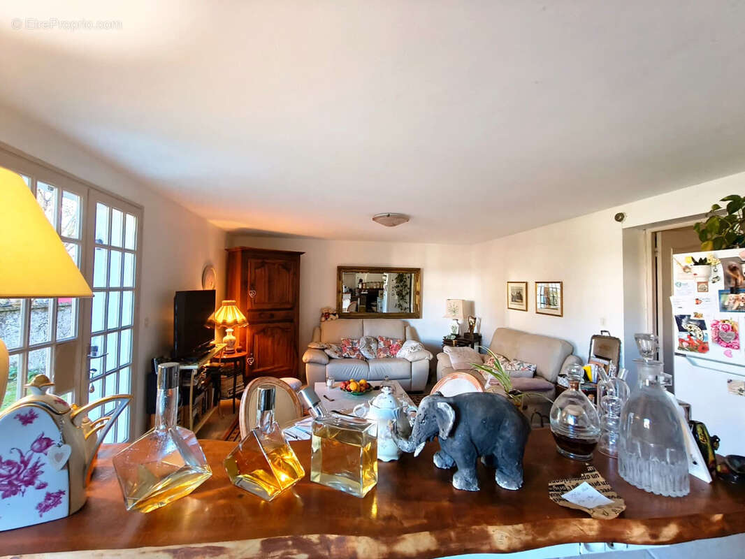 Maison à CHAMPCEVINEL