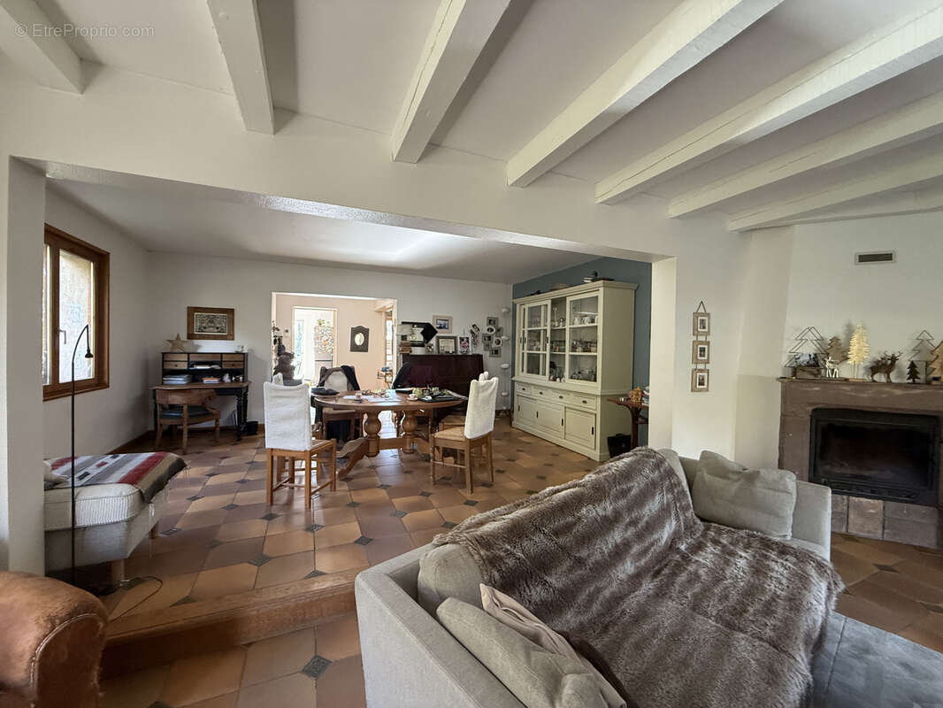 Maison à LONGCHAMP