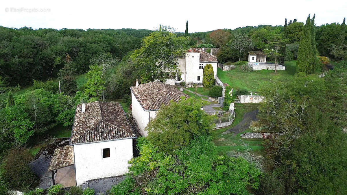 Maison à MONTAIGU-DE-QUERCY