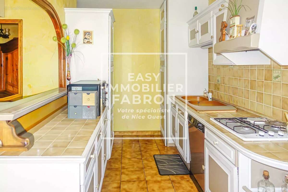 Appartement à CARROS