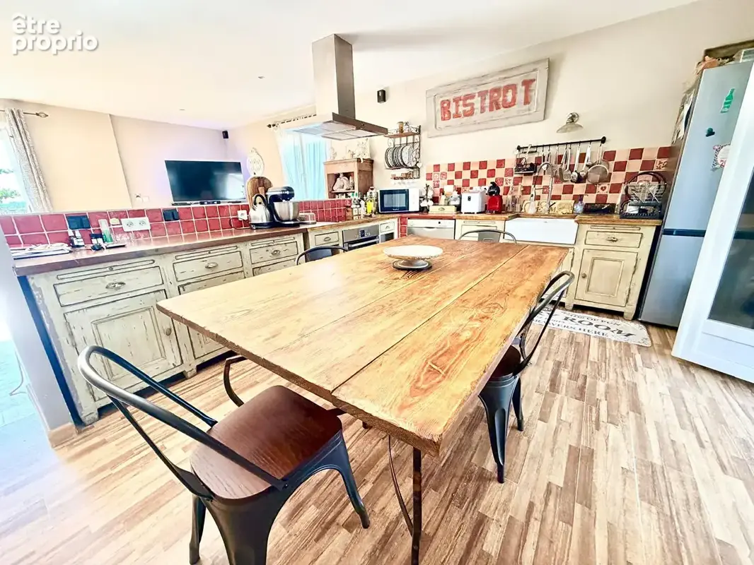 Maison Ouveillan T5 de  175 m2 avec piscine - photo 4