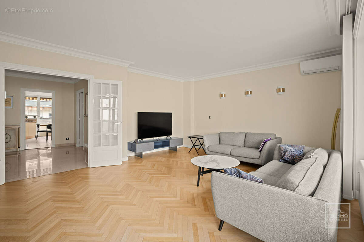 Lyon 6, 117.47m², deux balcons, garage - photo 4