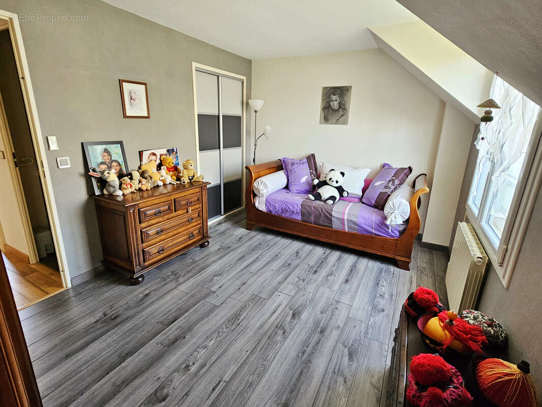 Maison à MANDRES-LES-ROSES