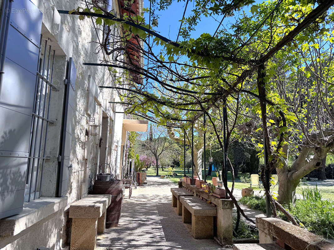 Maison à VILLENEUVE-LES-AVIGNON