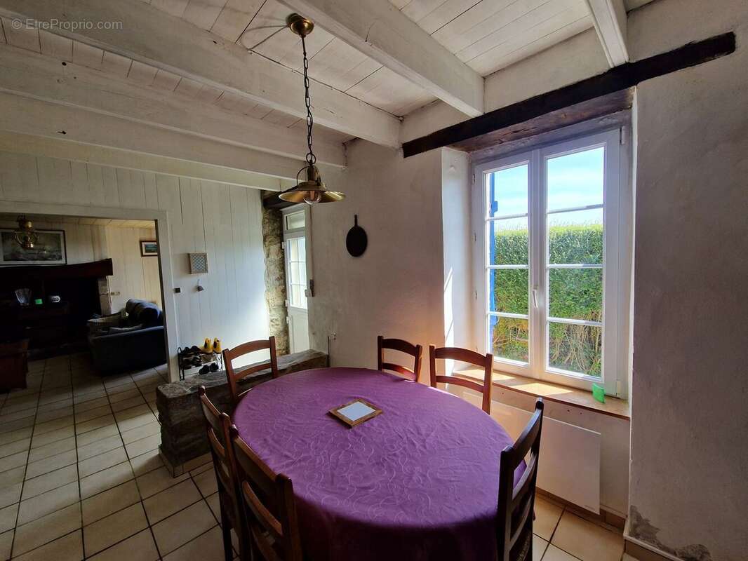 Maison à POULLAN-SUR-MER