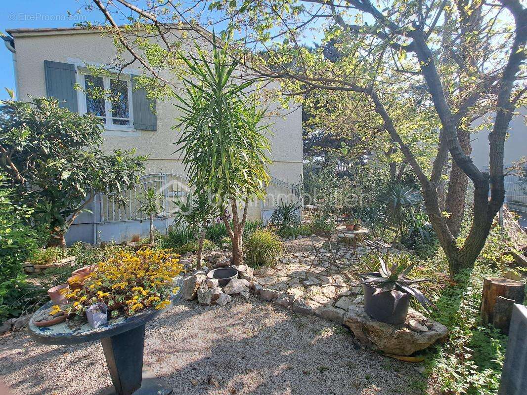 Maison à SAINT-JEAN-DE-VEDAS