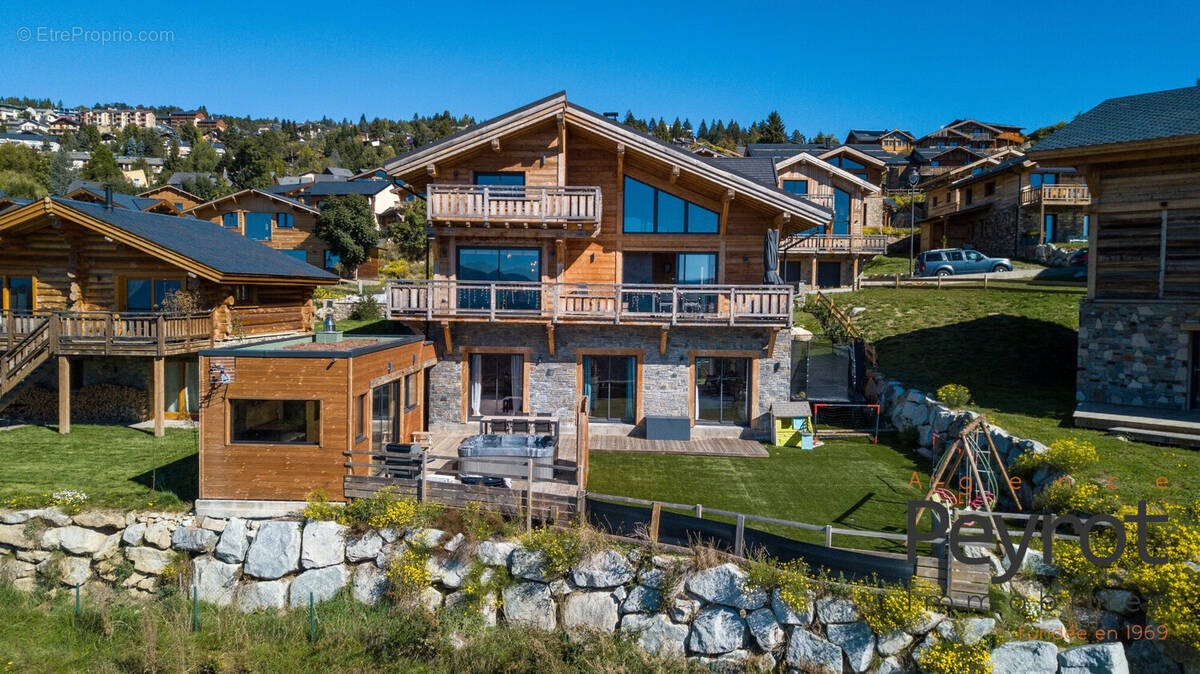 Maison à FONT-ROMEU-ODEILLO-VIA