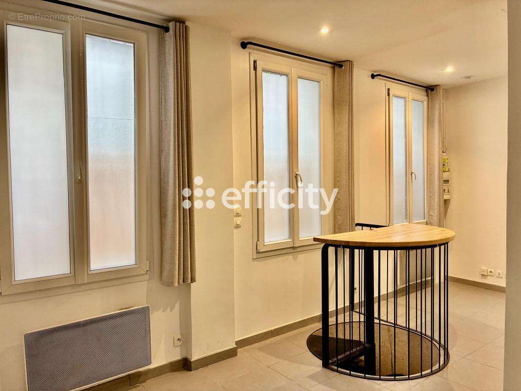 Appartement à PARIS-11E