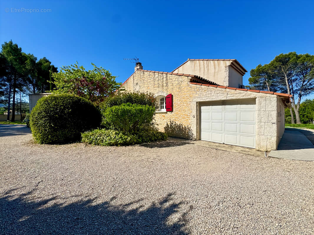 Maison à VENTABREN