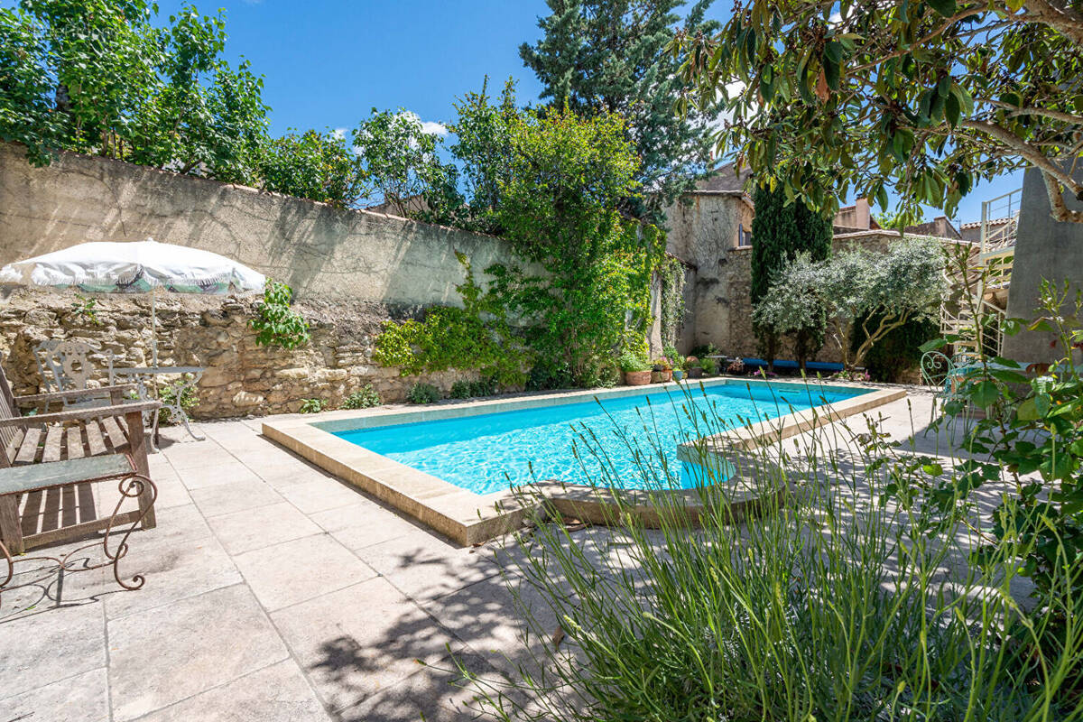 Maison à PERNES-LES-FONTAINES