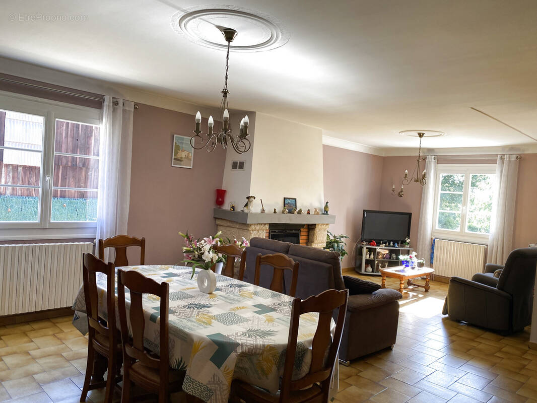 Maison à HAUTESVIGNES