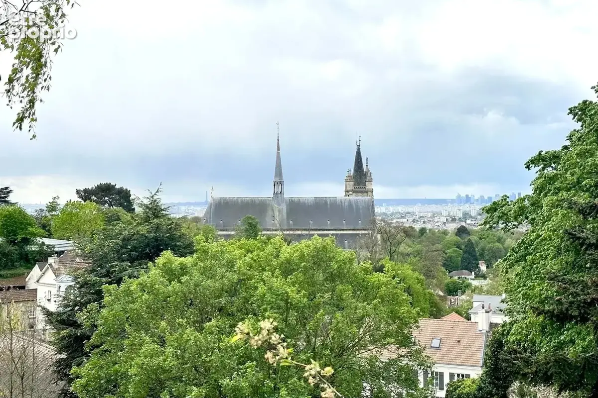 Duplex hyper-centre avec vue Paris - photo 6