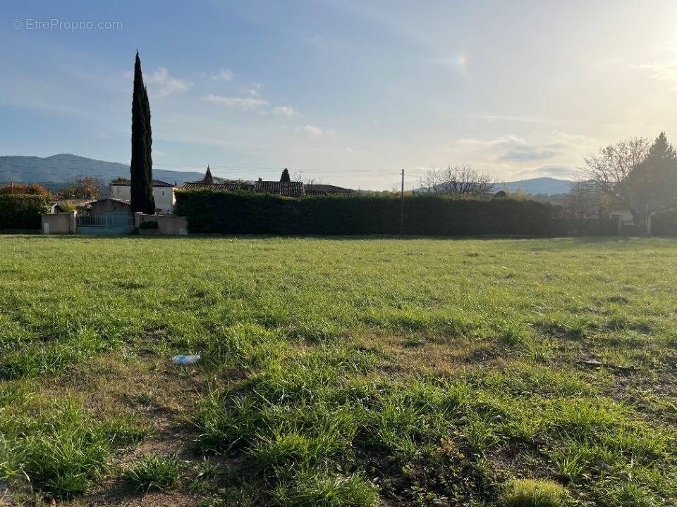 Photo Terrain à Pierrefeu-Du-Var au prix de 190 000€