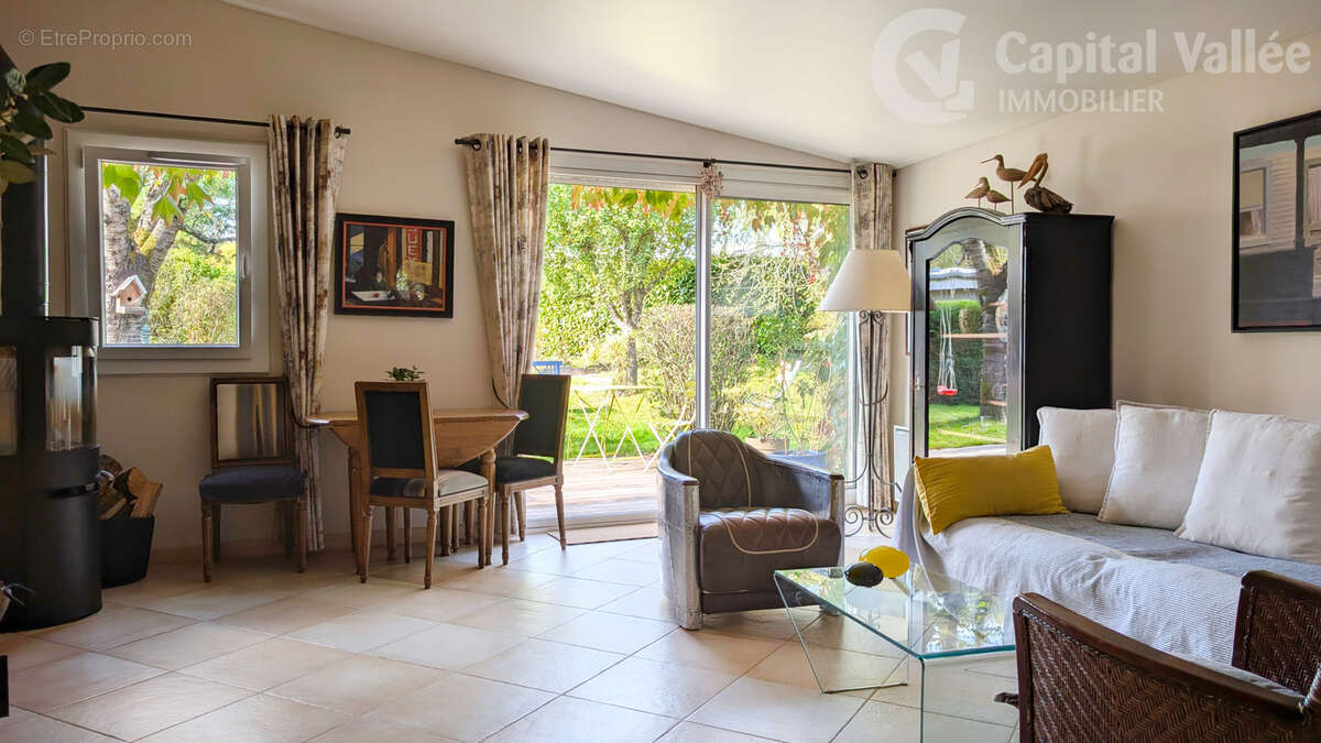 Maison à VILLIERS-LE-BACLE