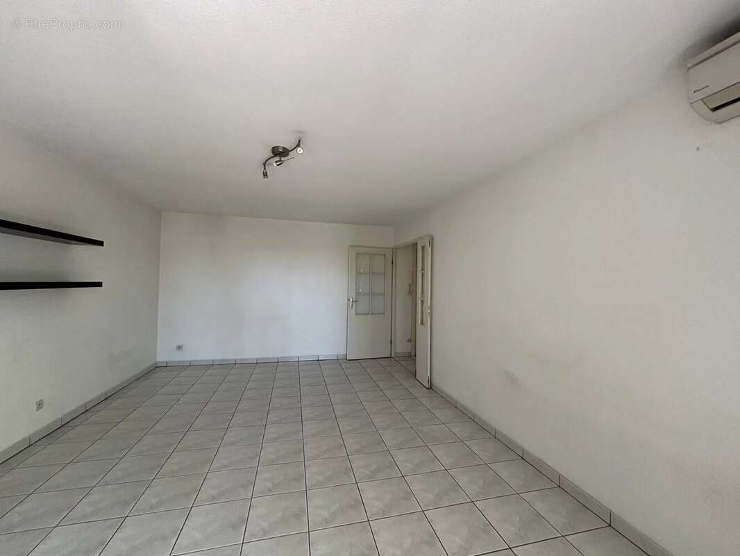 BUSCA,  T3 de 60m² avec balcon , cave et parking - photo 4