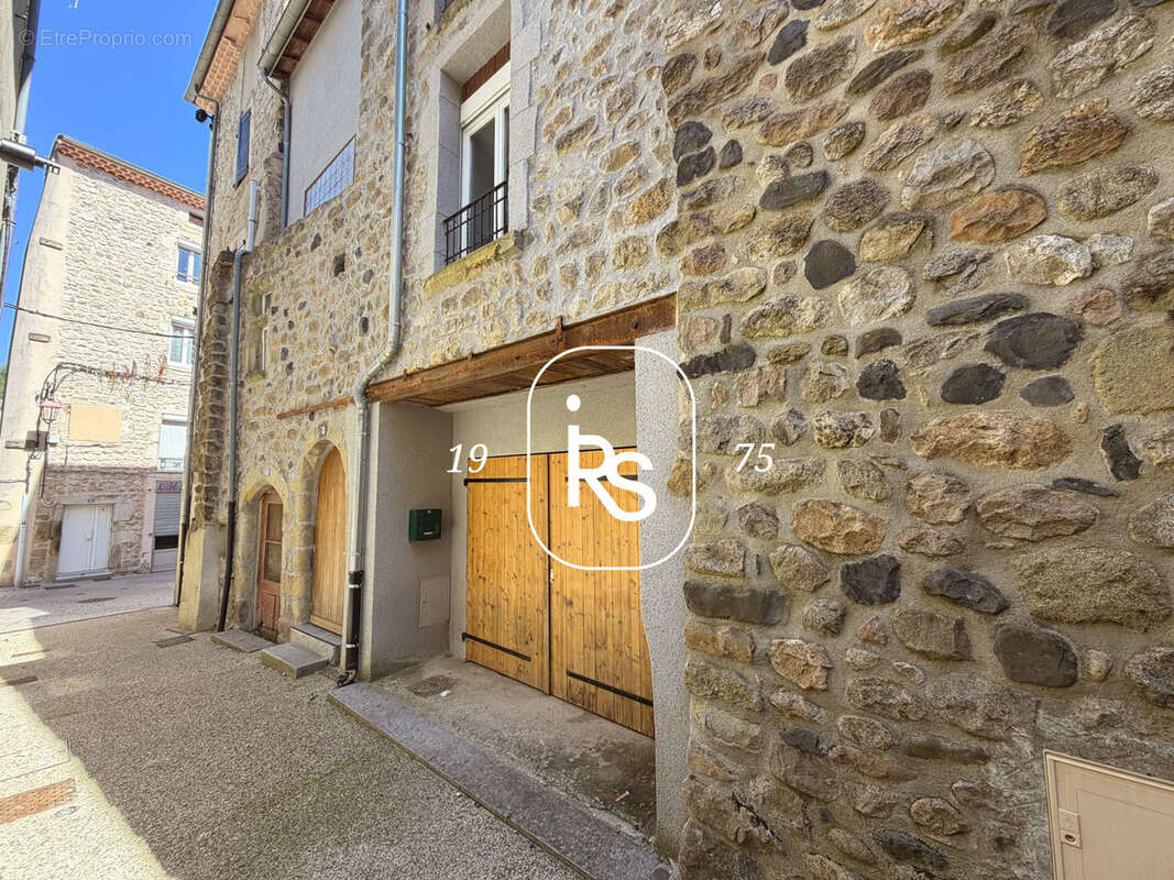 Maison du XIX ème siècle entièrement rénovée de 95 m2 habitables avec un superbe toit-terrasse - photo 3