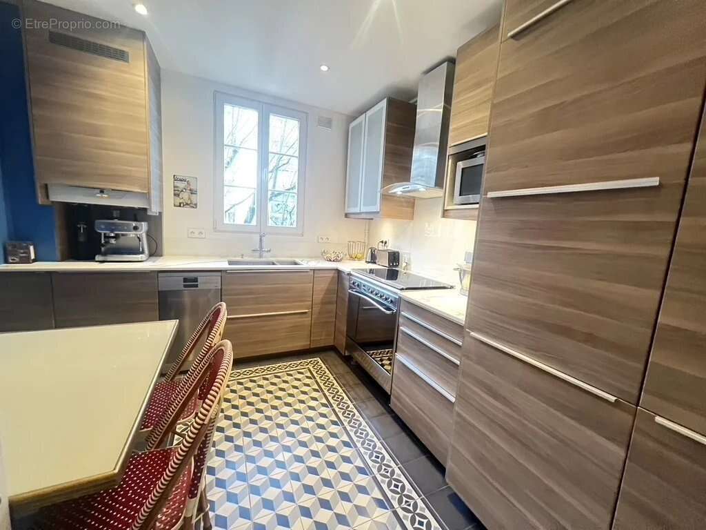 Appartement à PARIS-19E