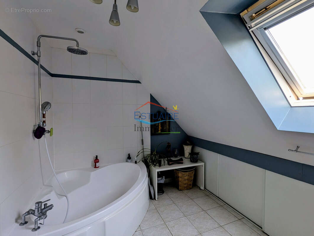 Maison 100 m² à Saffre  - photo 8