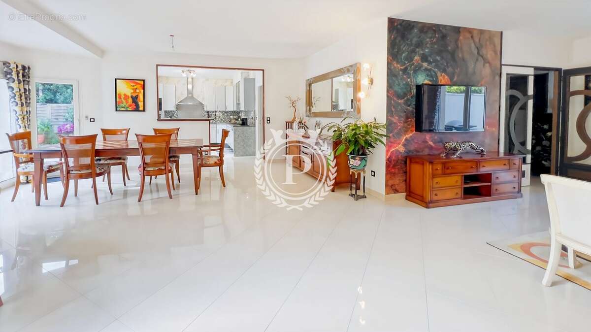 Maison à SAINT-GRATIEN