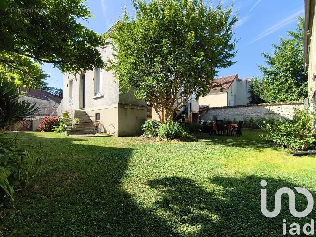 Photo 1 - Maison à MONTEREAU-FAULT-YONNE