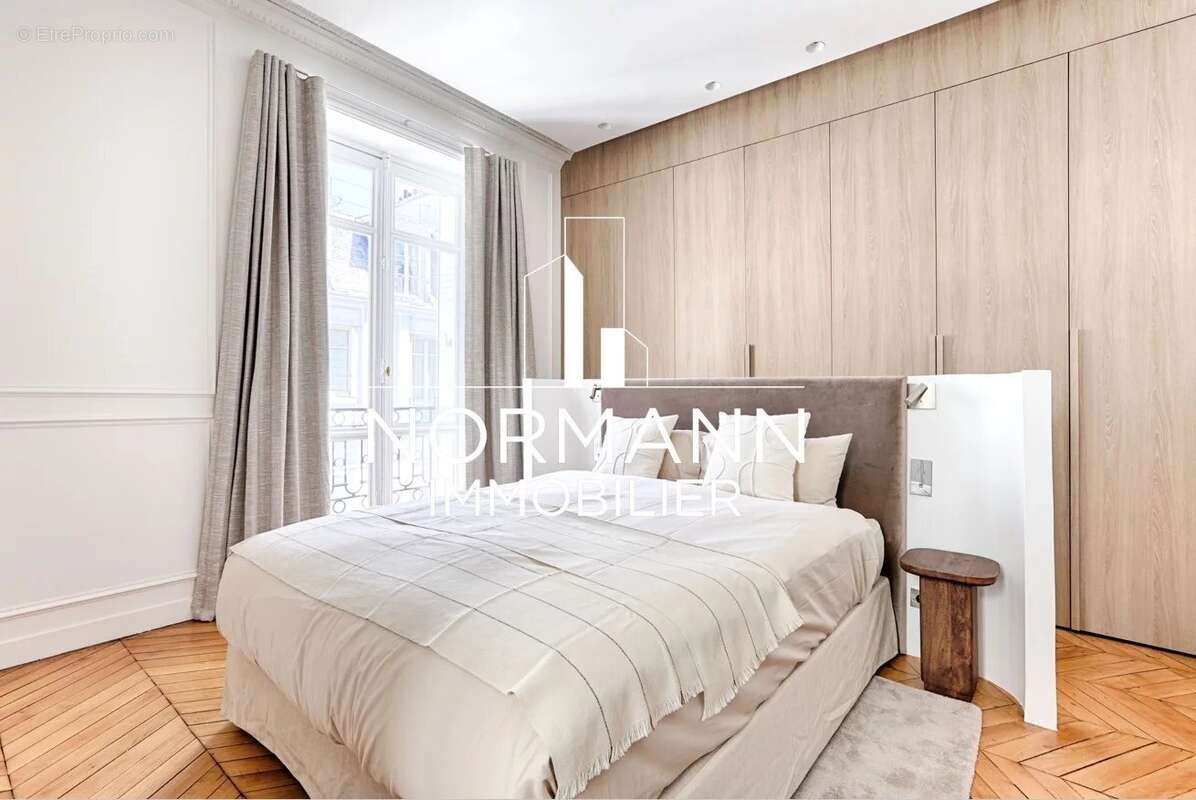 Appartement à PARIS-1E