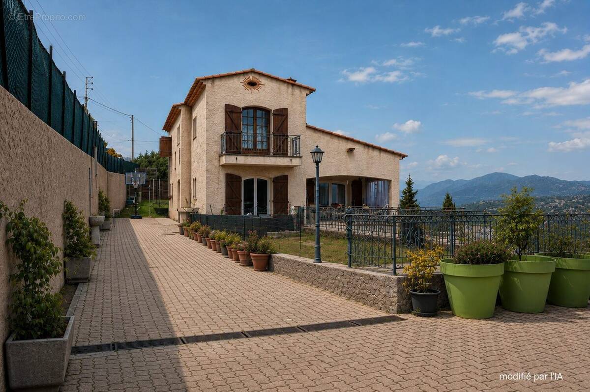 Appartement à SAINT-LAURENT-DU-VAR