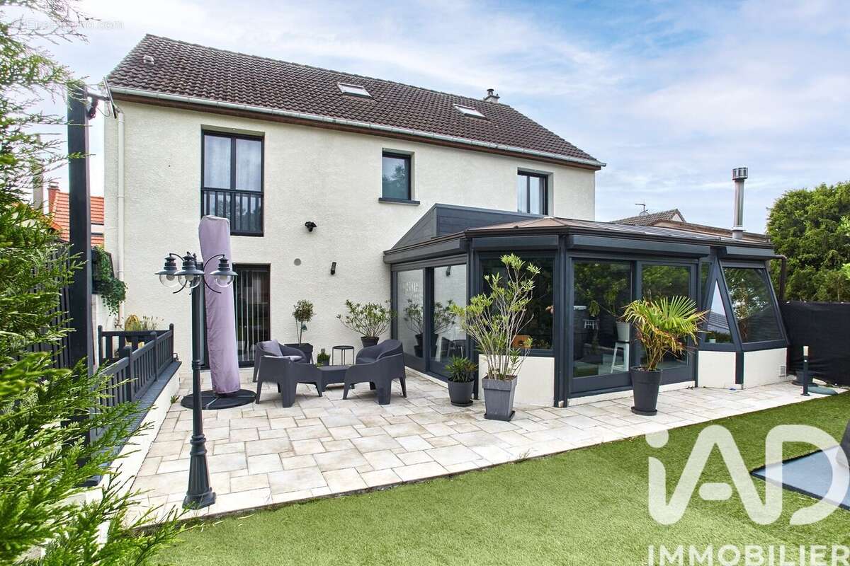 Photo 2 - Maison à MONTIGNY-LES-CORMEILLES