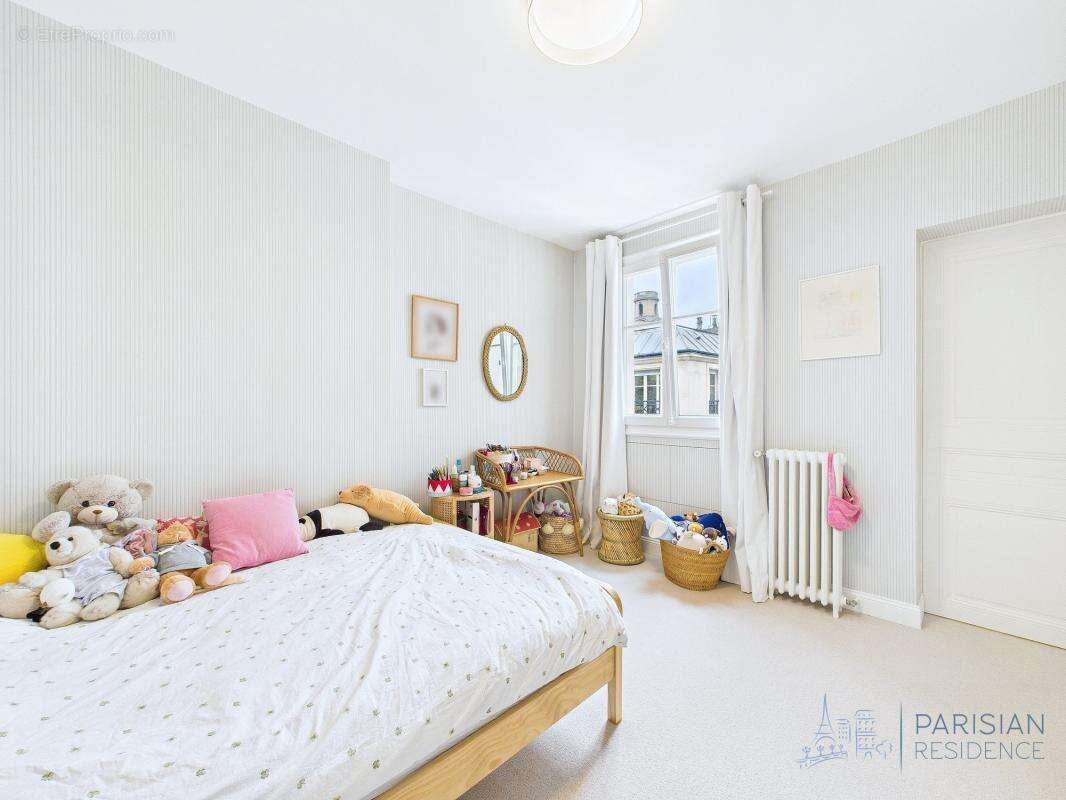 Appartement à PARIS-6E