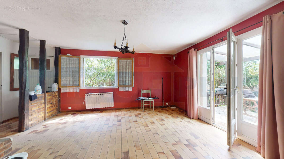 Maison à SAINT-CYR-L&#039;ECOLE