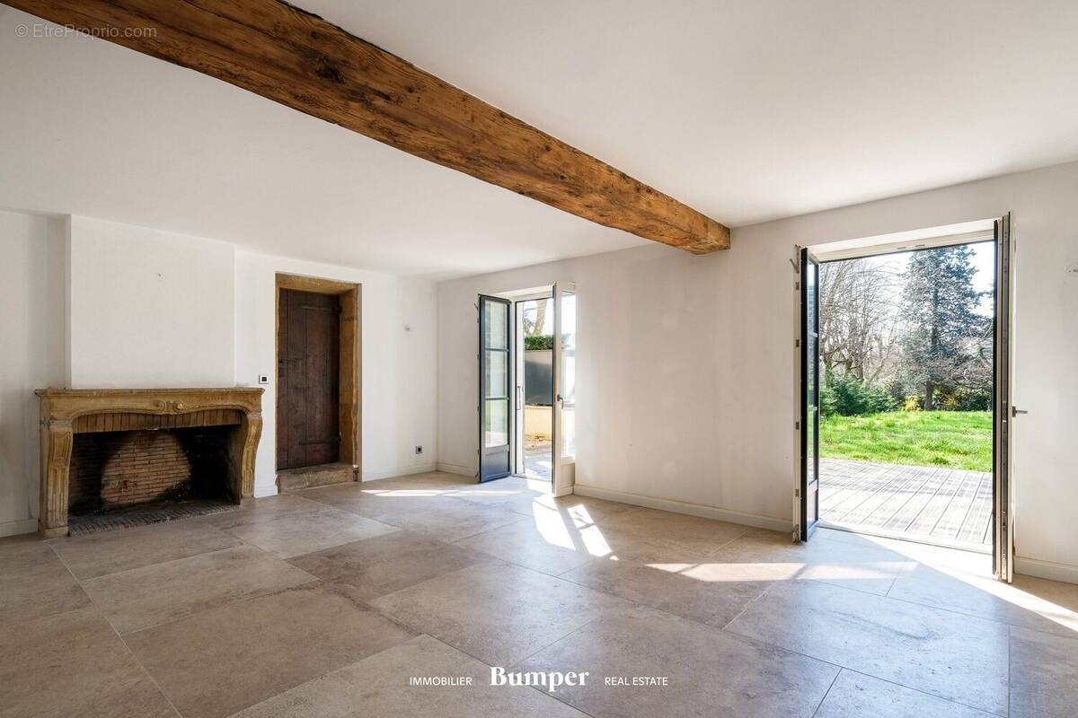 Maison à SAINT-GENIS-LAVAL