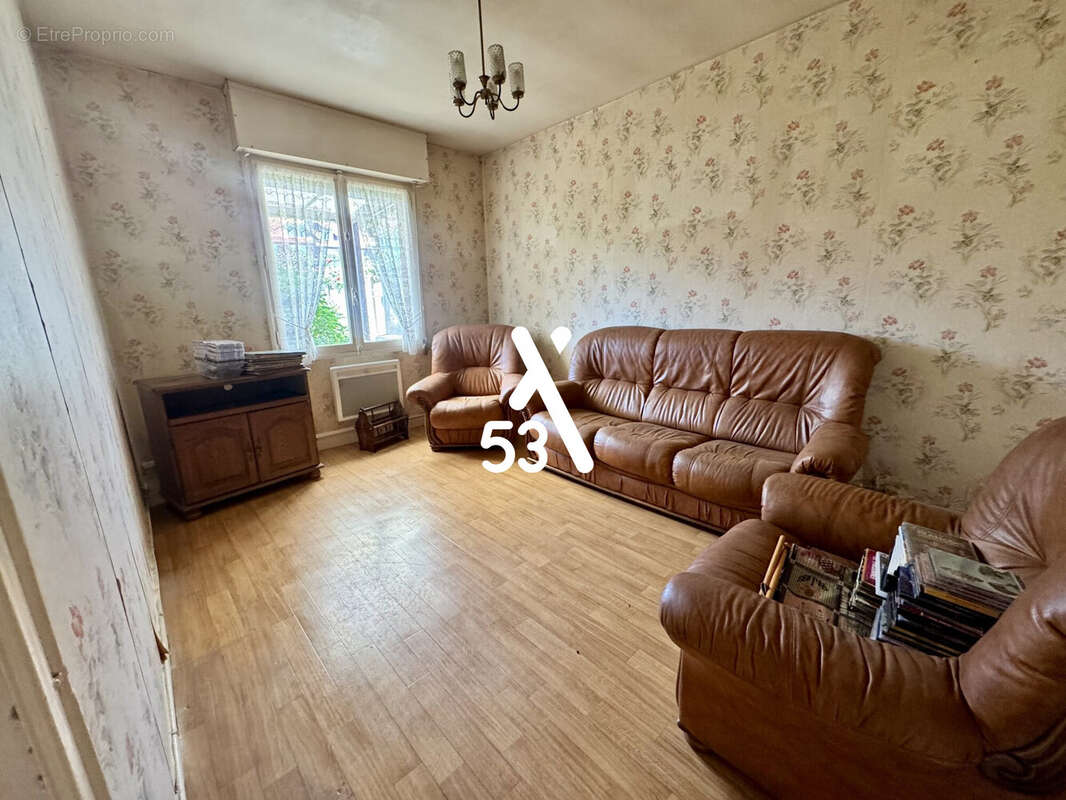 Maison à SAINT-MARTIN-AU-LAERT