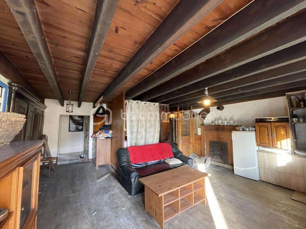 Maison en pierre à rénover au coeur d'un hameau paisible de Taupont - photo 3