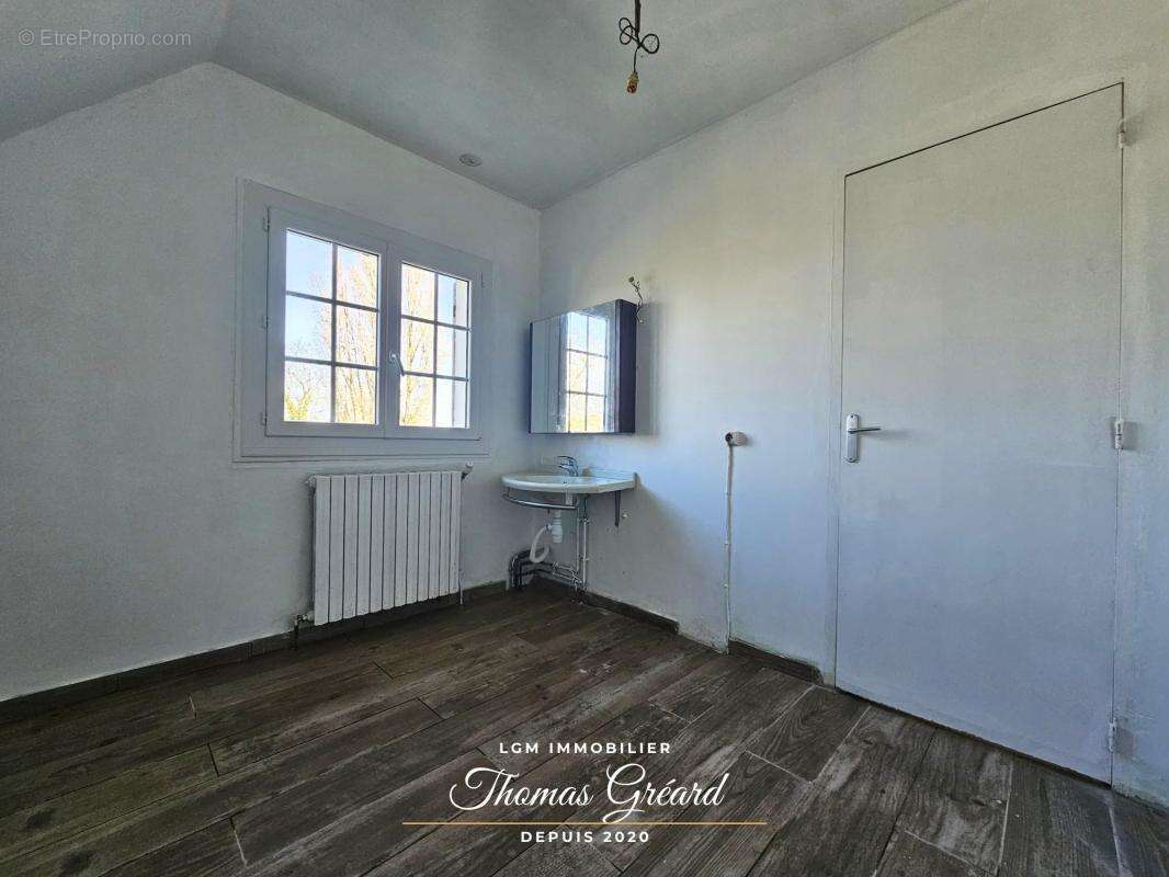 Maison familiale 155 m² – 5 chambres – Vie de plain-pied – Grand terrain clos 6 470 m² – Châteaudun - photo 11