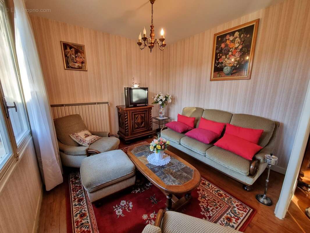 Maison à SAINT-PIERRE-DU-MONT