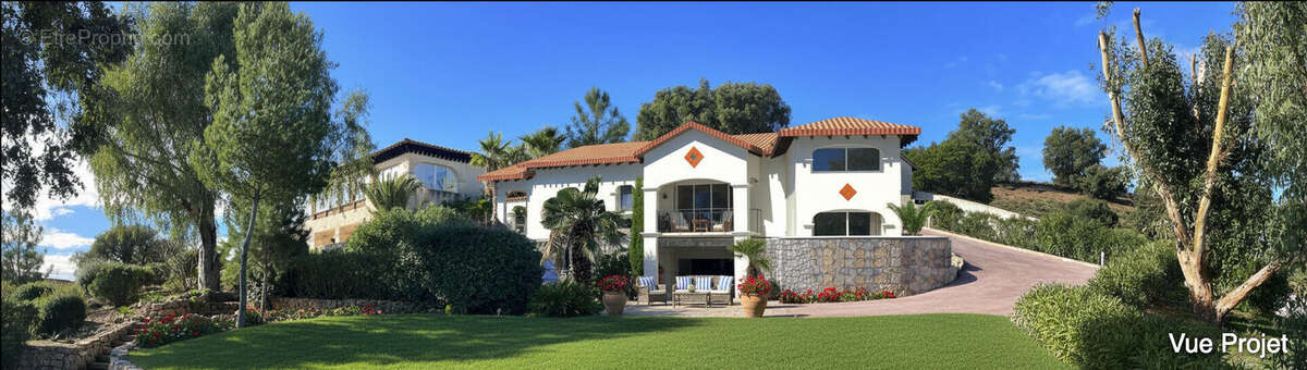 Maison à ROQUEBRUNE-SUR-ARGENS