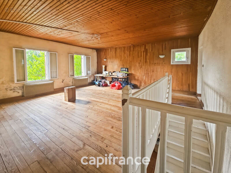 Maison à AMBES